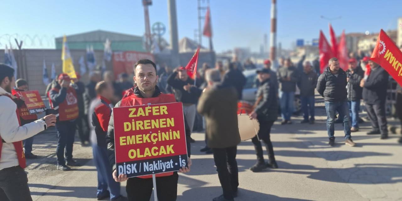 Sendika üyesi oldukları için işten çıkarılan iki işçi 27 gündür direniyor