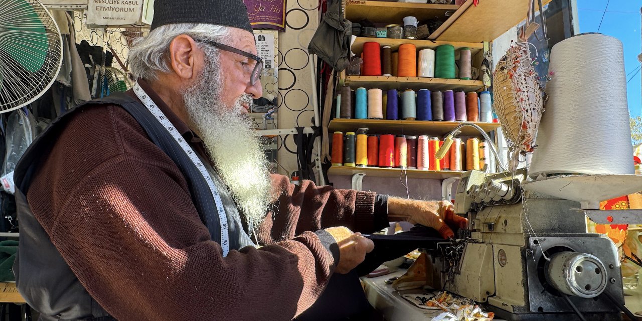 Zeki Müren'in  82 yaşındaki terzisi hala iş başında!