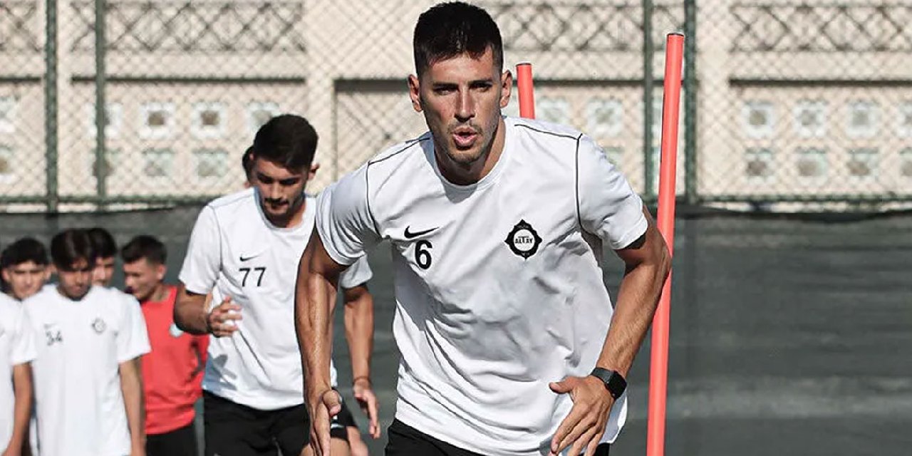 Ceyhun'un haberi olmadan sözleşmesini 1 yıl uzattılar