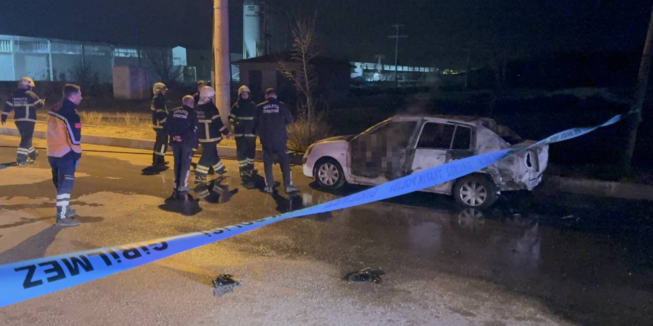 Isparta'da yanan aracın içinde sıkışan sürücü yanarak can verdi