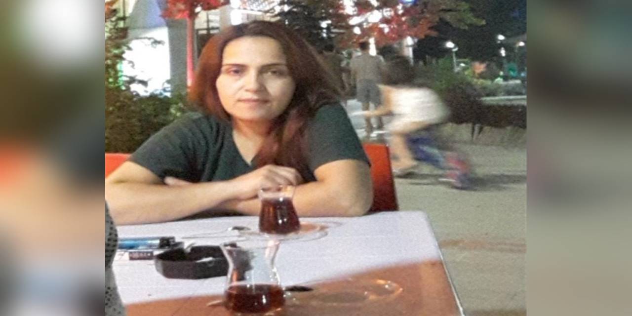 Çocukları genç kadını evde ölü buldu
