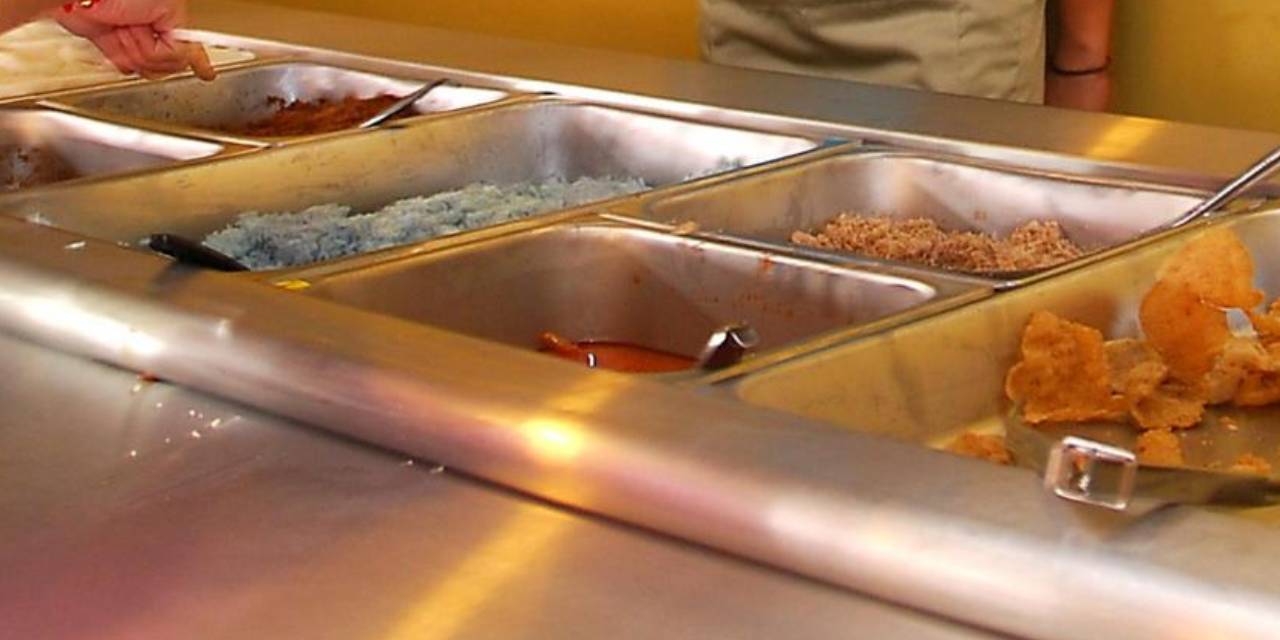 Öğrencinin bursunu düşüren özel okula ceza gibi karar