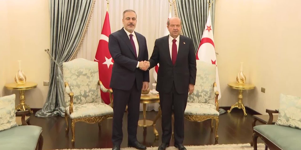 Dışişleri Bakanı Fidan KKTC Cumhurbaşkanı Tatar ile bir araya geldi