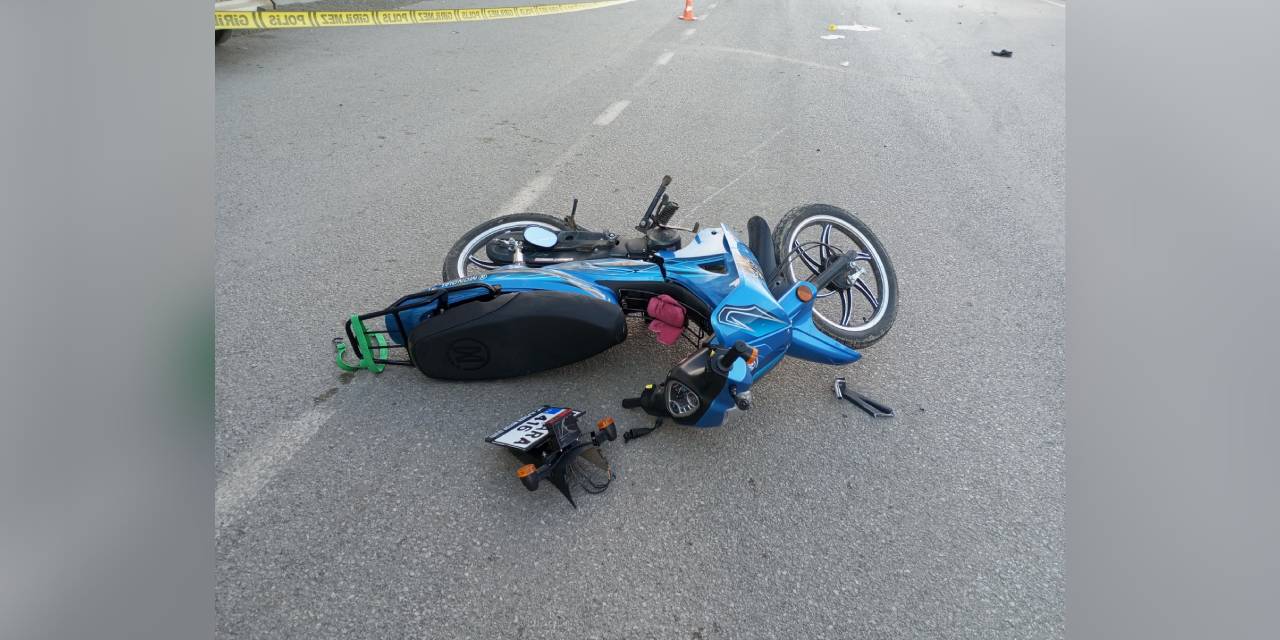 Motosiklet sürücüsü öldü. Kaza anı kamerada