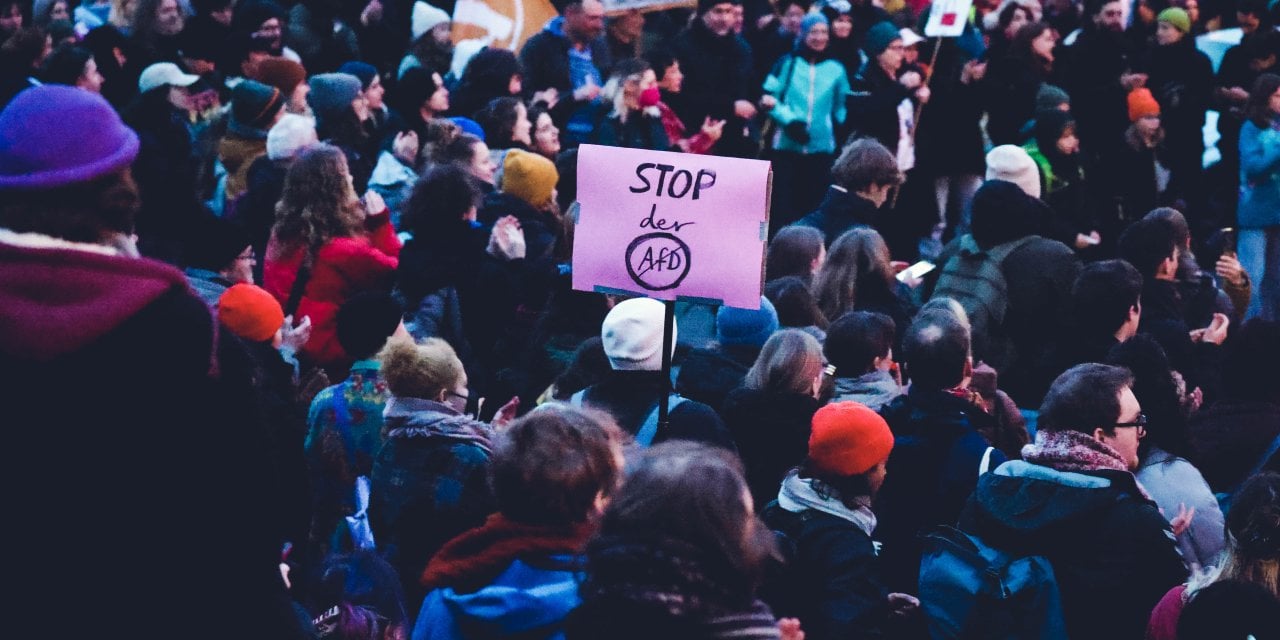 Almanya'da ırkçı parti AfD protesto edildi