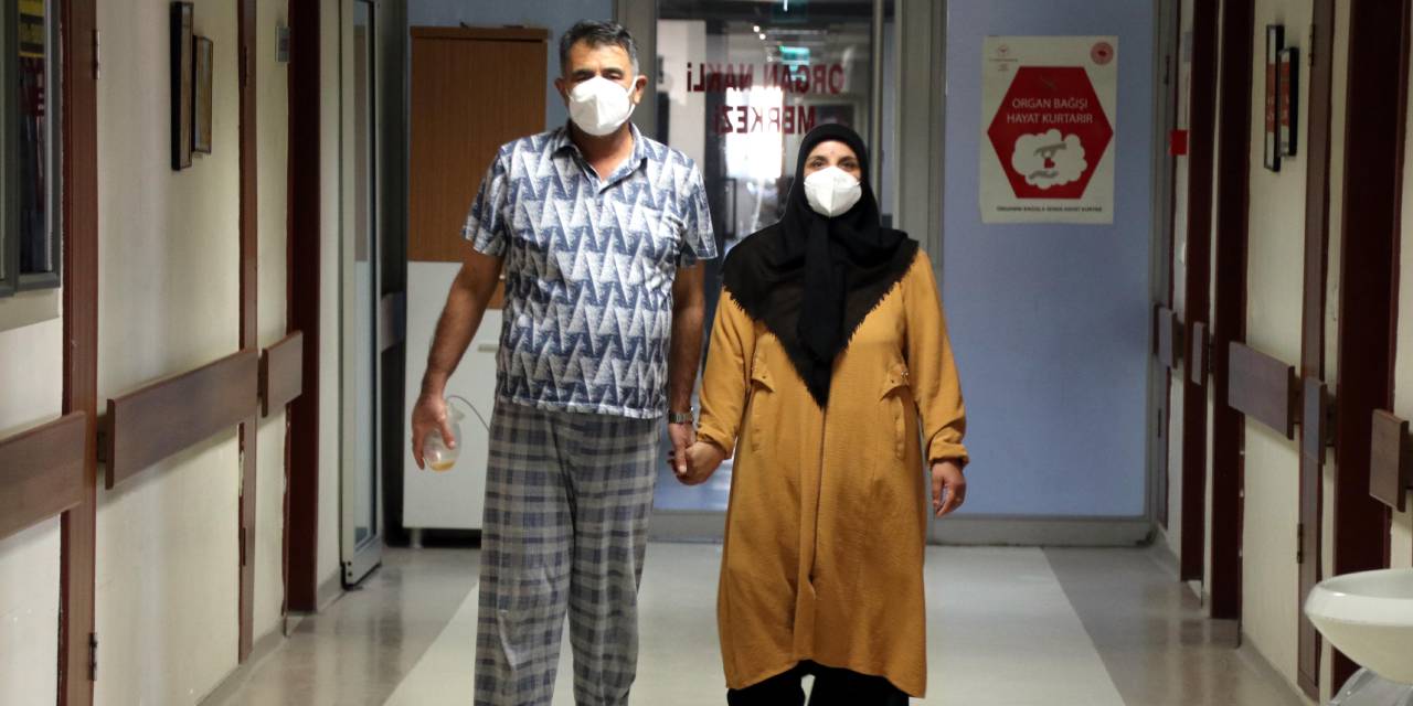 Böbreğini yıl başı hediyesi olarak verdi