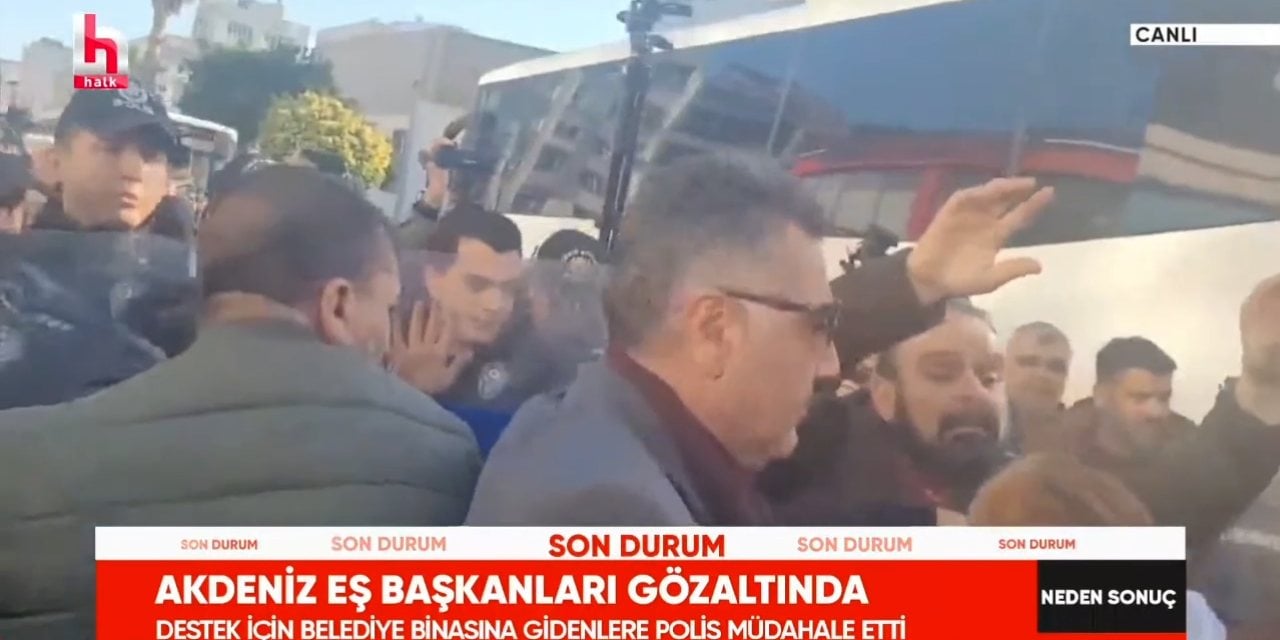 Akdeniz Belediyesi önünde gerginlik! Polis girişe izin vermedi