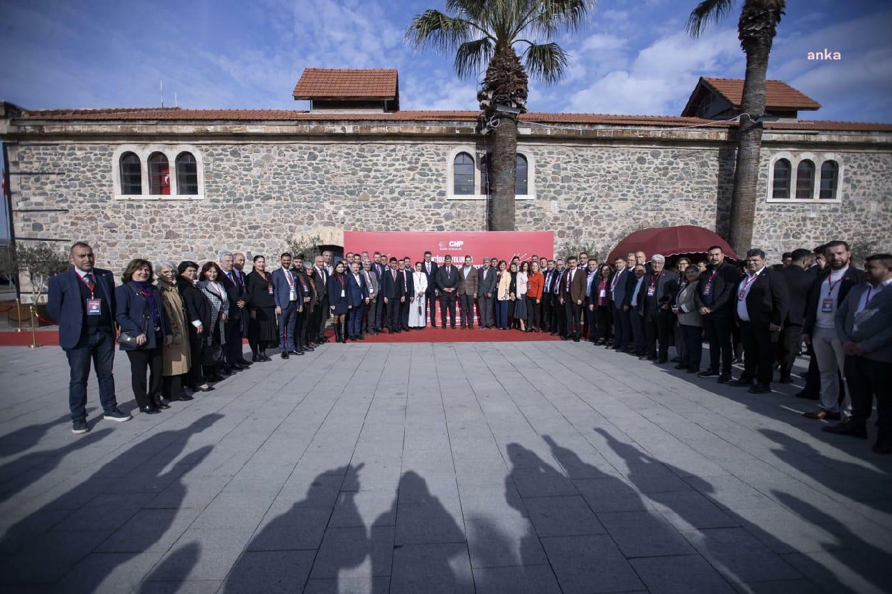 İzmir Büyükşehir Belediye Başkanı Tugay: "Belediyelerimiz başarılı olmak zorunda"