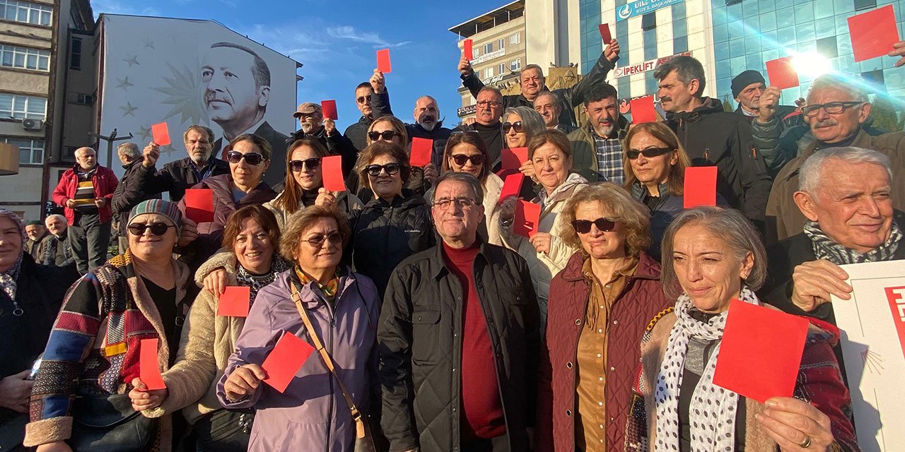 Hemşerileri Erdoğan'a kırmızı kart gösterdi