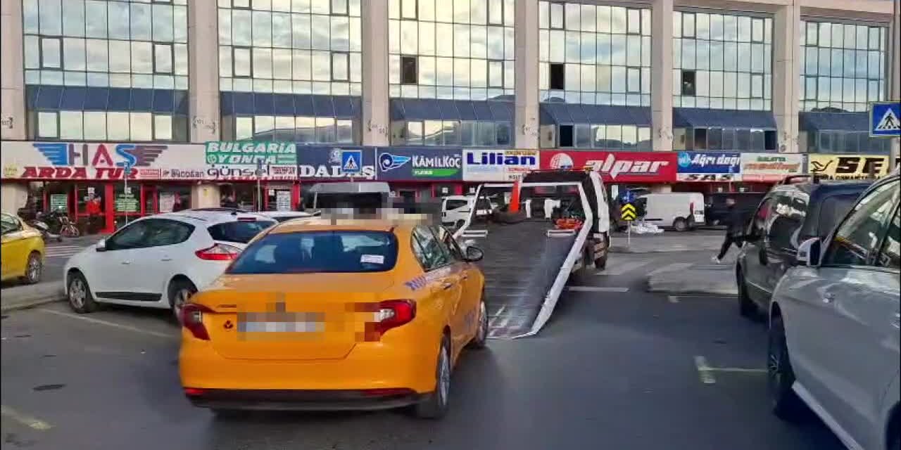 Yolcuya bıçak çeken taksi sürücüsü yakalandı