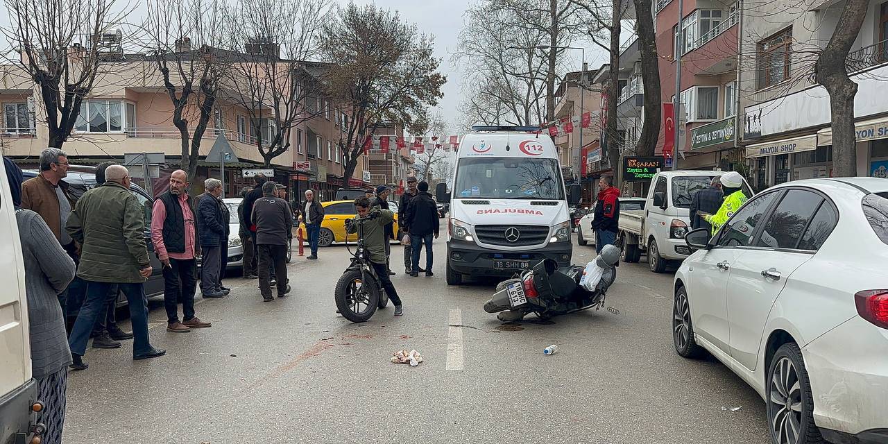 Yağış kazaya sebep oldu. Yaralanan kadın hastaneye kaldırıldı