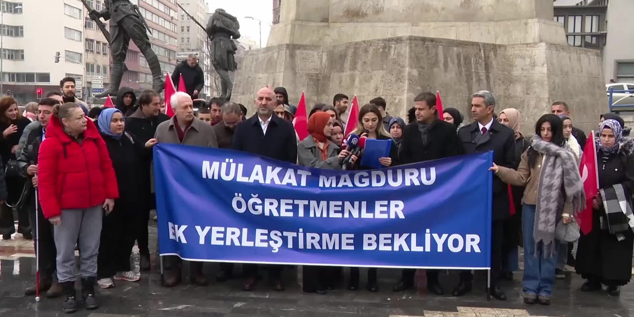 Mülakat mağduru öğretmen adayları eylem yaptı