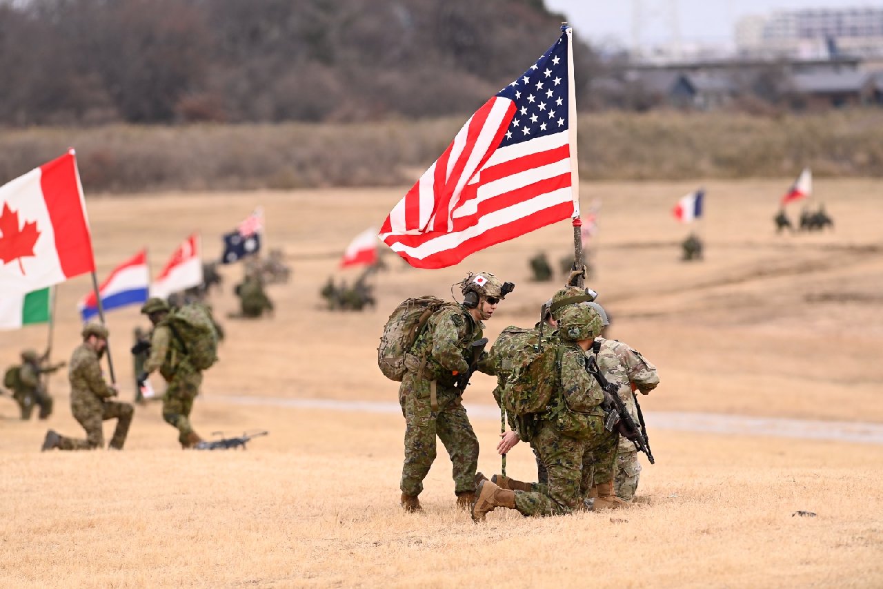 Japonya müttefikleriyle askeri tatbikat gerçekleştirdi