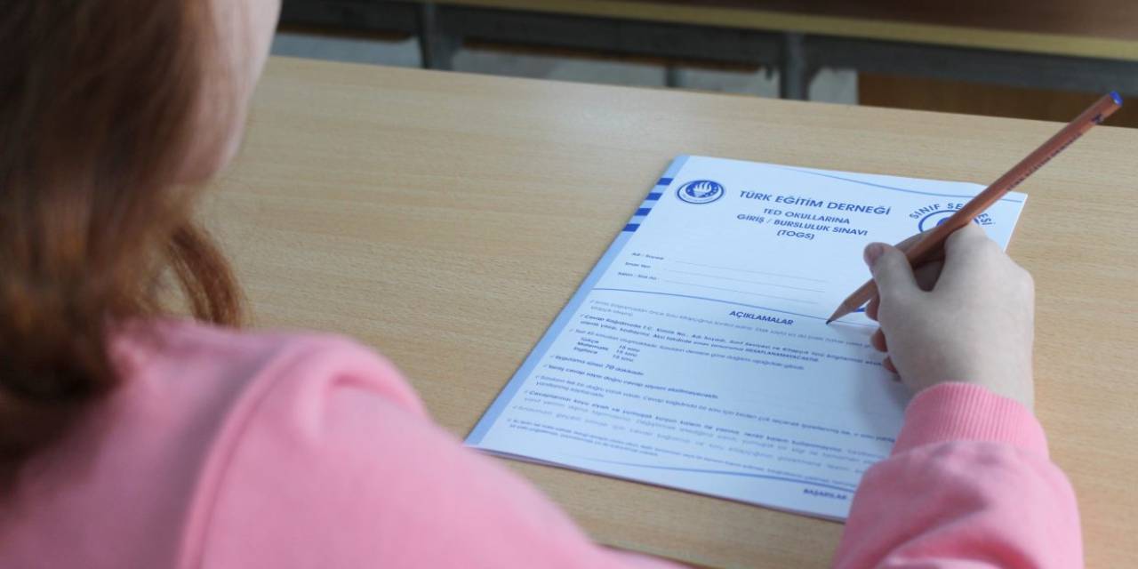 Orta okul ve liseye geçecekler için tam eğitim bursu açıklandı. İşte başvuru şartları