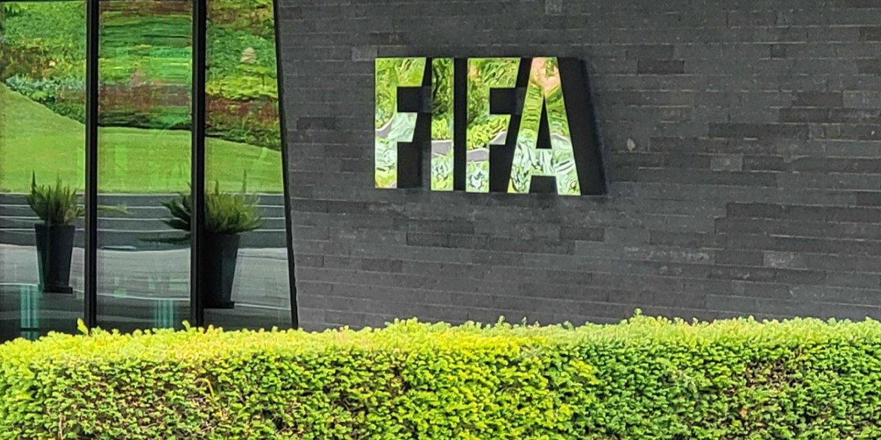 FIFA'dan Süper Lig ekibine yasak. Başlar başlamaz açıklandı