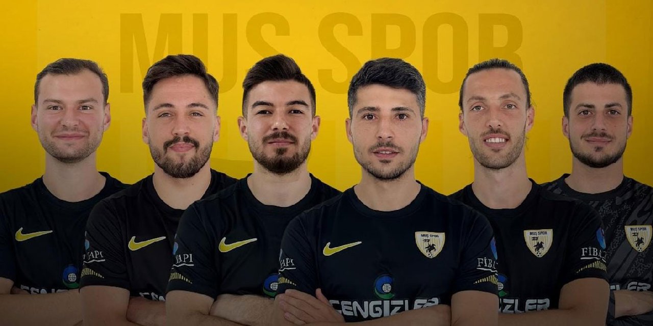 Muşspor isim isim sayarak takımın yarısını gönderdi