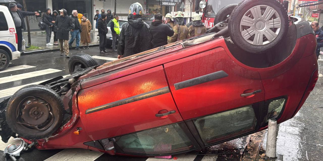 Böyle kaza sadece İstanbul'da olur. Görüntüler hayret ettirdi