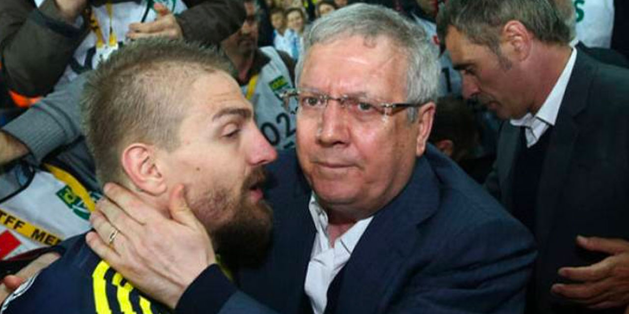 Aziz Yıldırım gördüklerine inanamadı. Caner Erkin'in biletini kesti