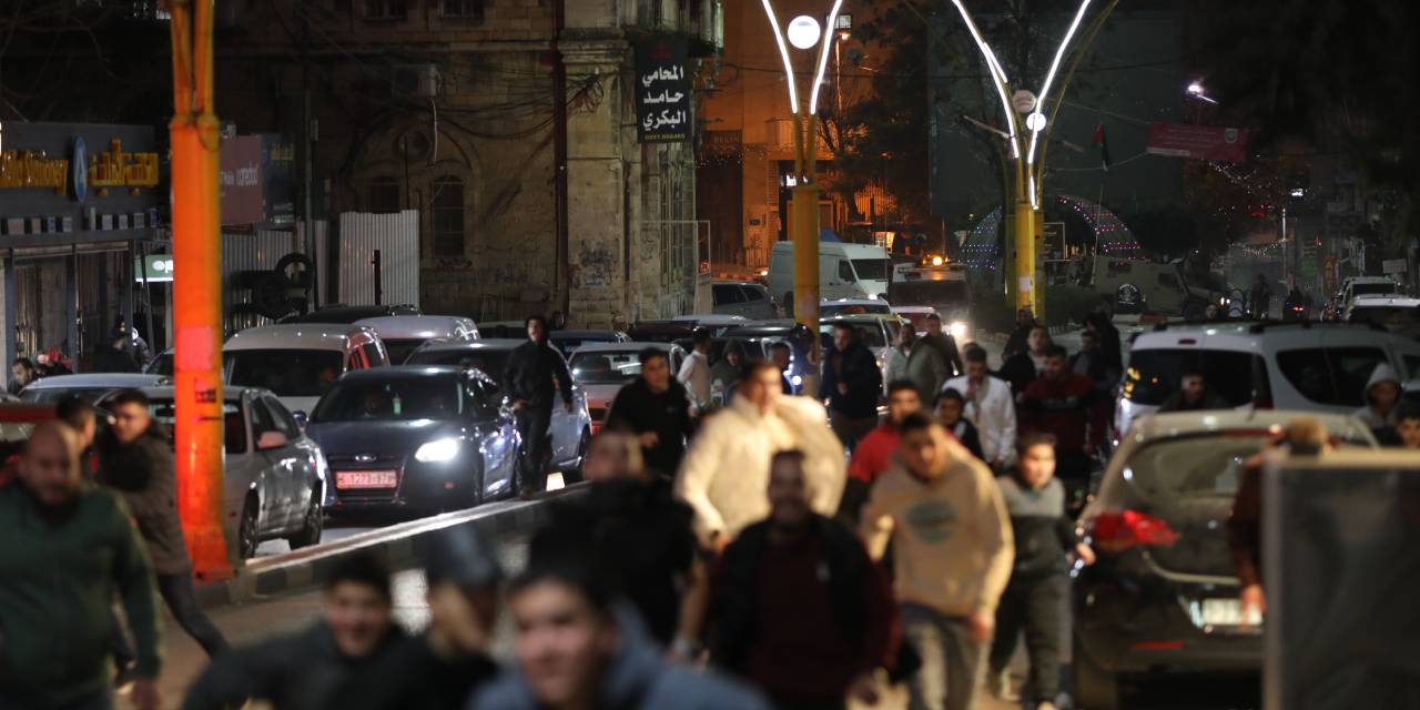 Ateşkesi kutlamak isteyen Filistinliler'le İsrail güçleri arasında gerginlik