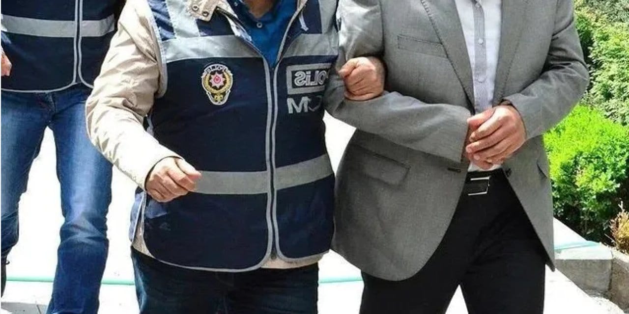 Tır dorsesinde yakalanan 2 FETÖ zanlısı tutuklandı