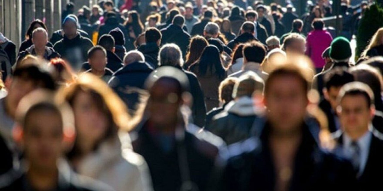 Vatandaş vergi rekortmenliğini kimselere bırakmadı