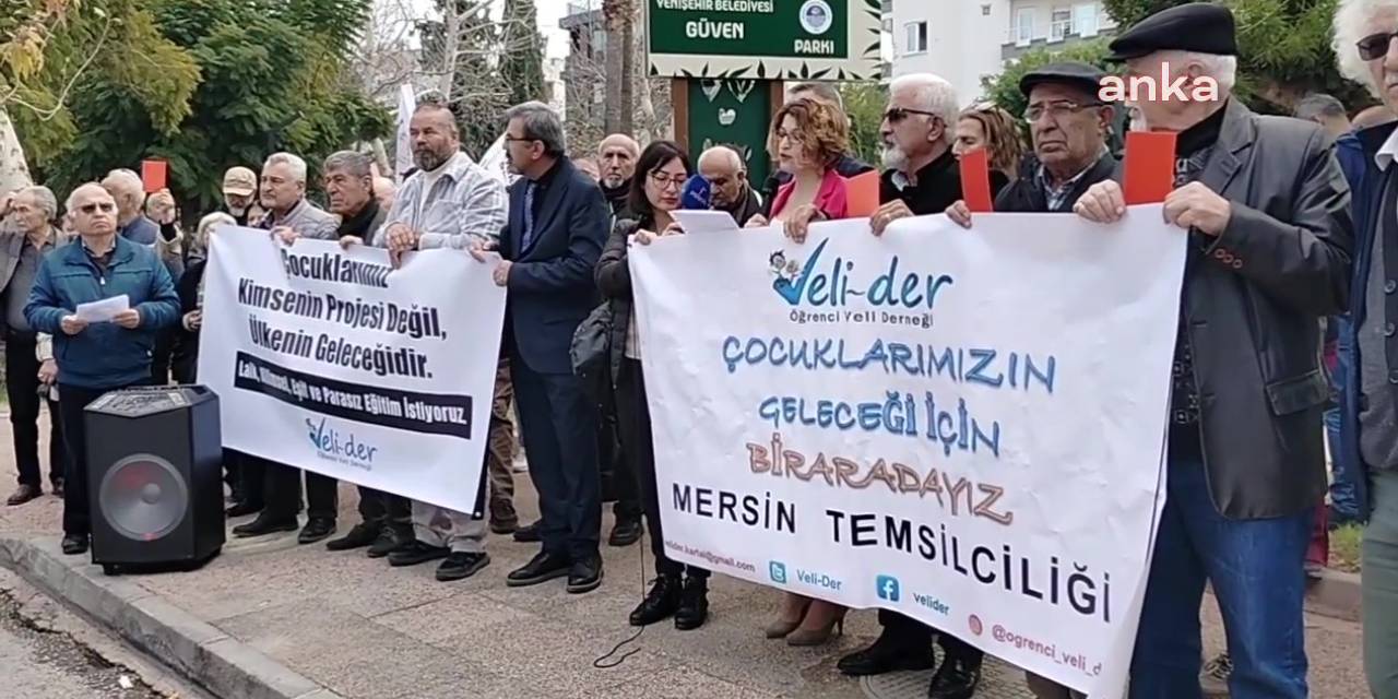 Velilerden kırmızı kartlı protesto: Çocuklar kimsenin projesi değildir!