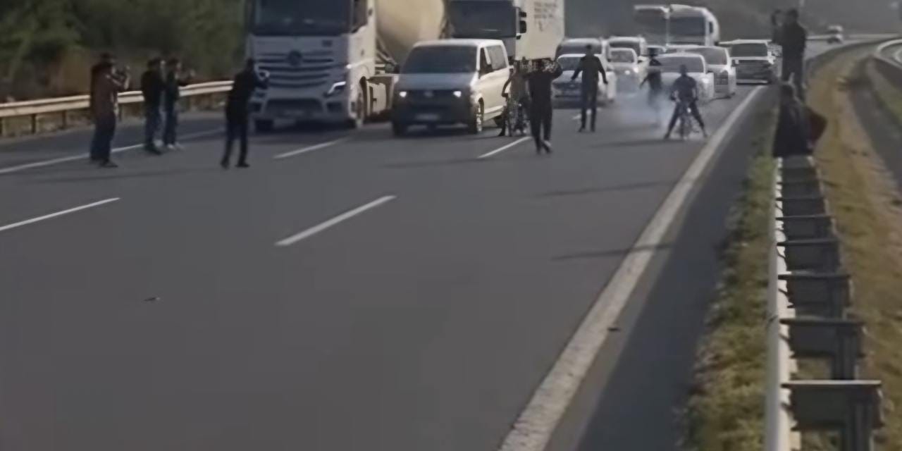 Hatay’da otoyolda kaos: Motosiklet yarışı pahalıya patladı!