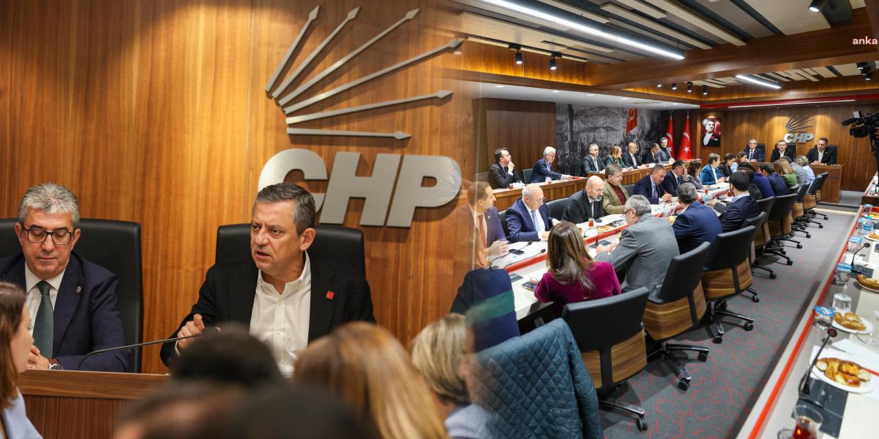 Özgür Özel milletvekilleri ile bir araya geldi