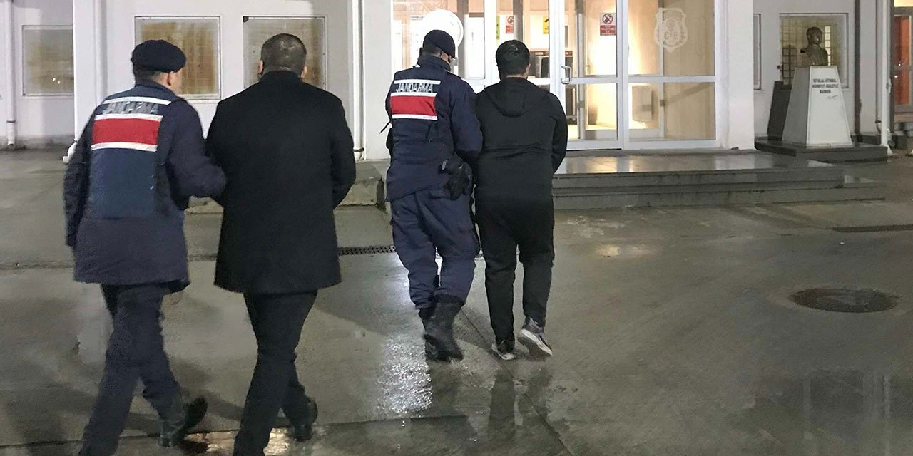 Samos Adası'na kaçak göçmen götüren 2 organizatör tutuklandı