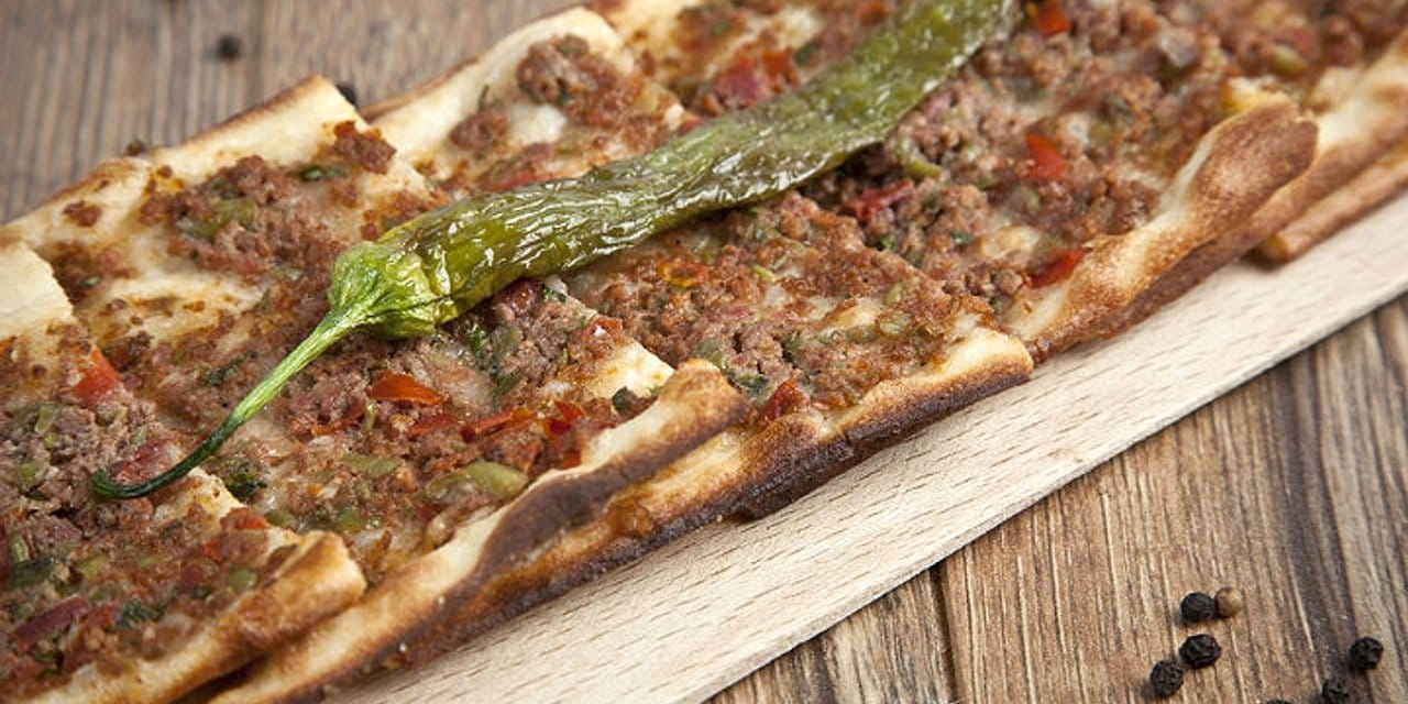 Etli ekmek yerken iki kere düşünün. İçine et değil bunu koymuşlar