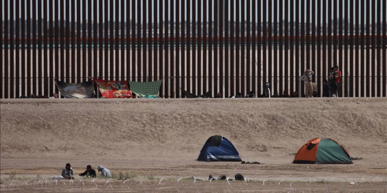 Trump ayağının tozuyla sınırı kapatmaya başladı