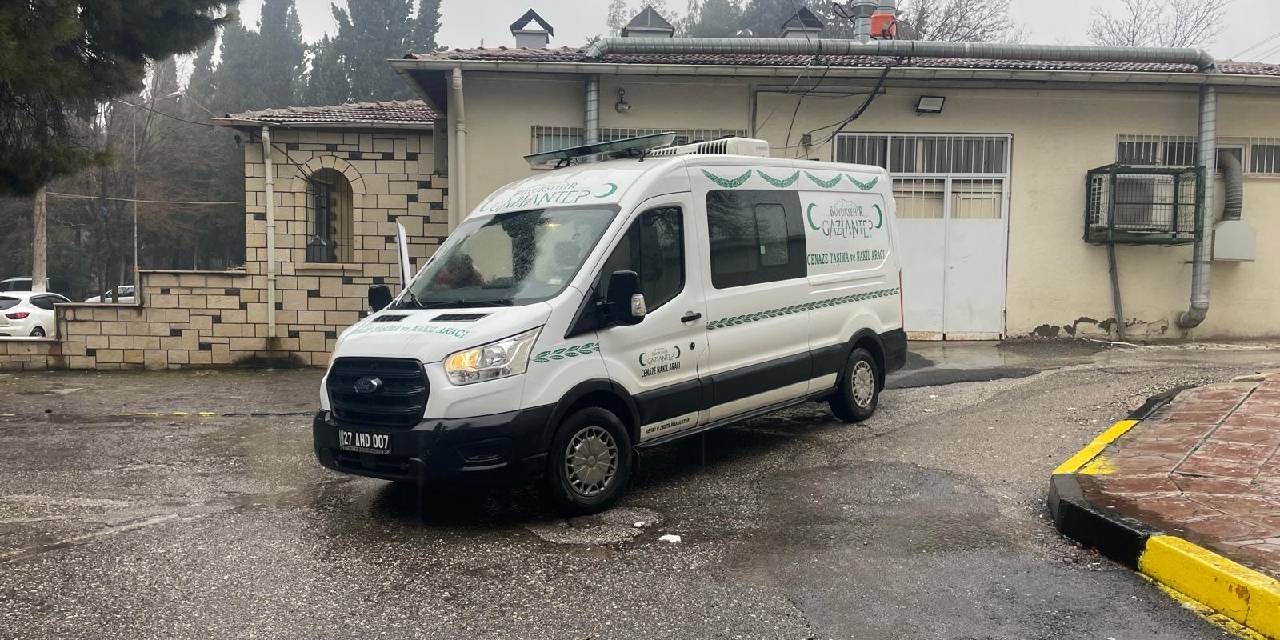 Bıçaklı 'alacak' kavgasında 20 yaşındaki genç hayatını kaybetti