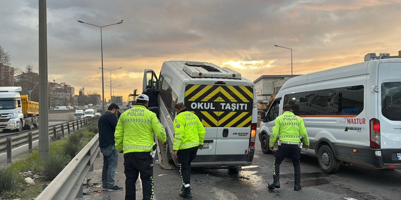 Kocaeli'de zincirleme trafik kazasında 4 kişi yaralandı