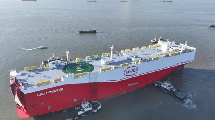 BYD dünyanın en büyükleri arasındaki o gemiyi denize indirdi