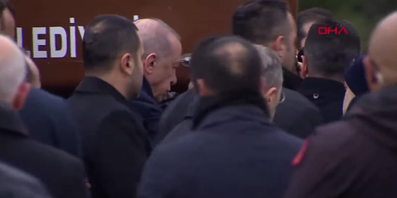 Erdoğan AKP'li vekilin kızının tabutuna omuz verdi
