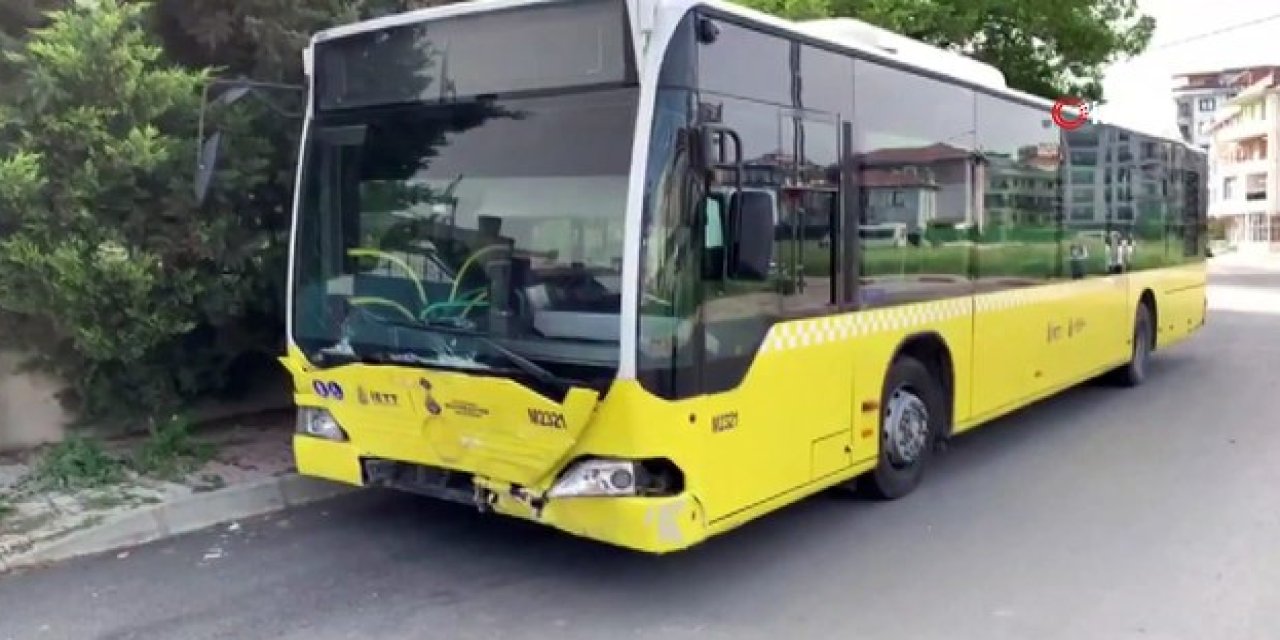 Servis minibüsü ile özel halk otobüsü çarpıştı: 2 yaralı
