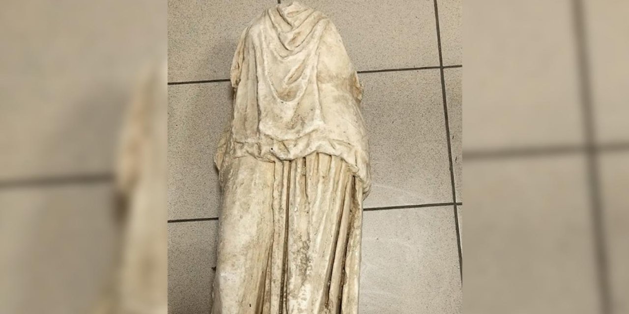 Helenistik döneme ait 2 bin yıllık Yunan heykeli çöp poşetinde bulundu