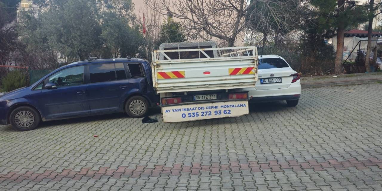 Direksiyon başında kalp krizi! Park halindeki araçlara çarparak durdu