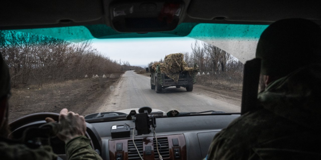 Roketatarı çalılığa çekip ateş açtılar. Hepsi 2 buçuk dakika sürdü