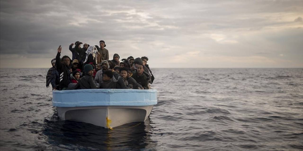 Kanarya Adaları 1 günde yüzlerce düzensiz göçmenin akınına uğradı