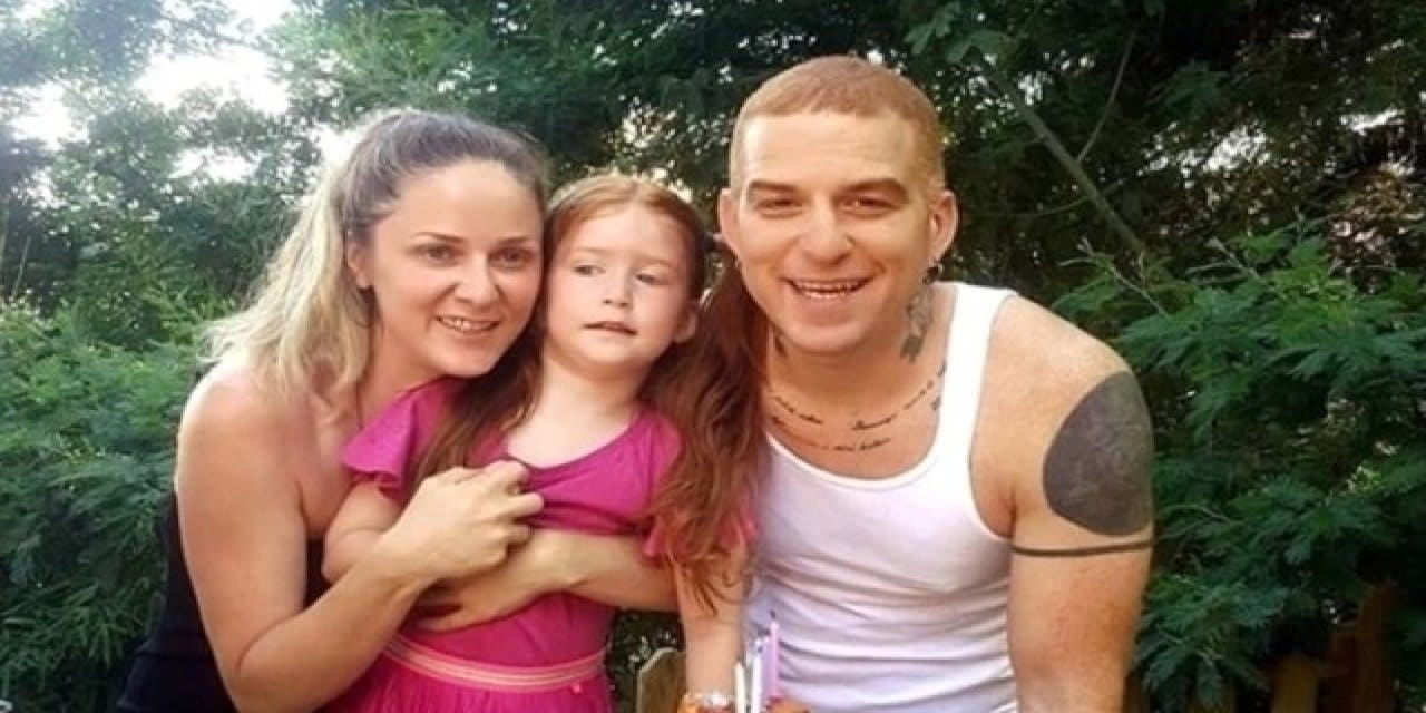 Athena Gökhan Melis Ülken çifti boşandı. 3 çocukları var