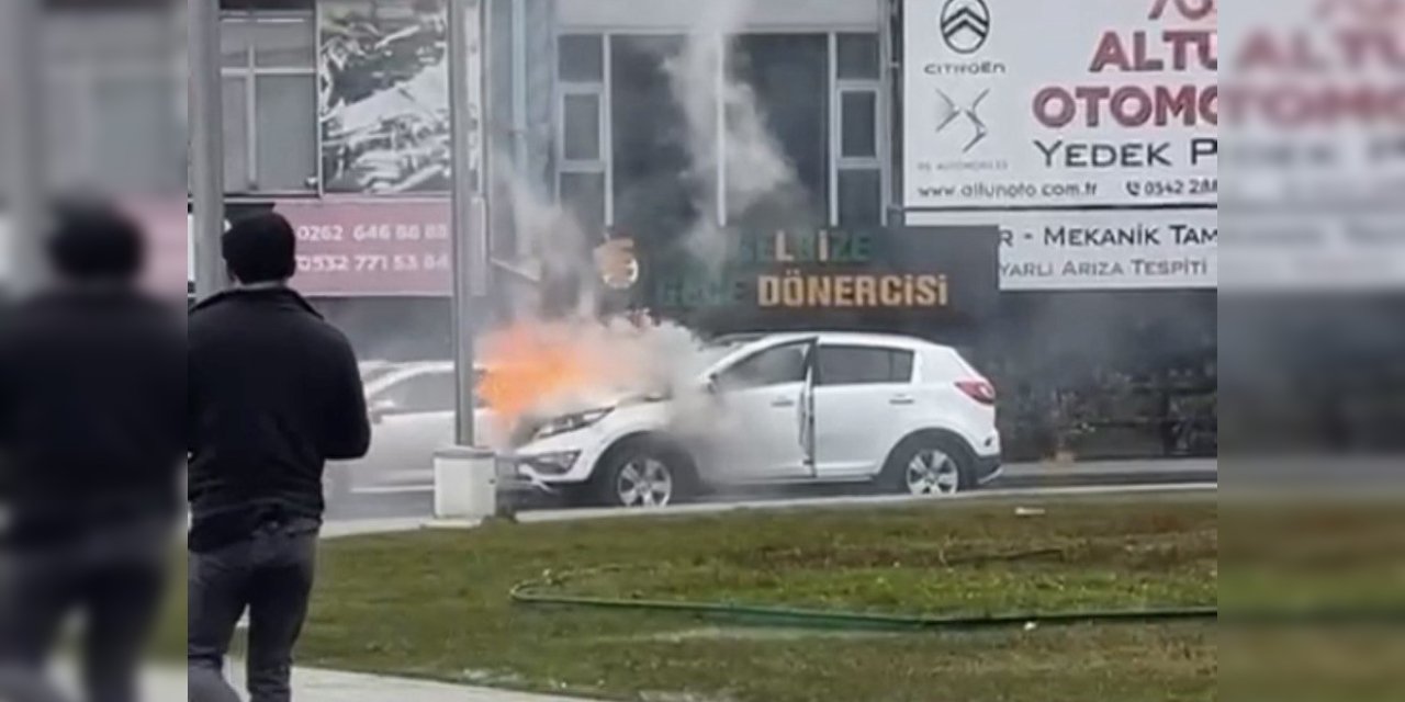 Yolda giderken alev alev yandı: Canını zor kurtardı