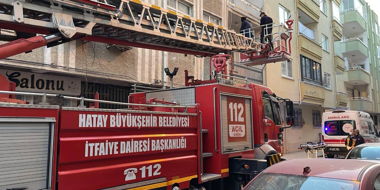 Evinde düşen 91 yaşındaki kadını itfaiye kurtardı