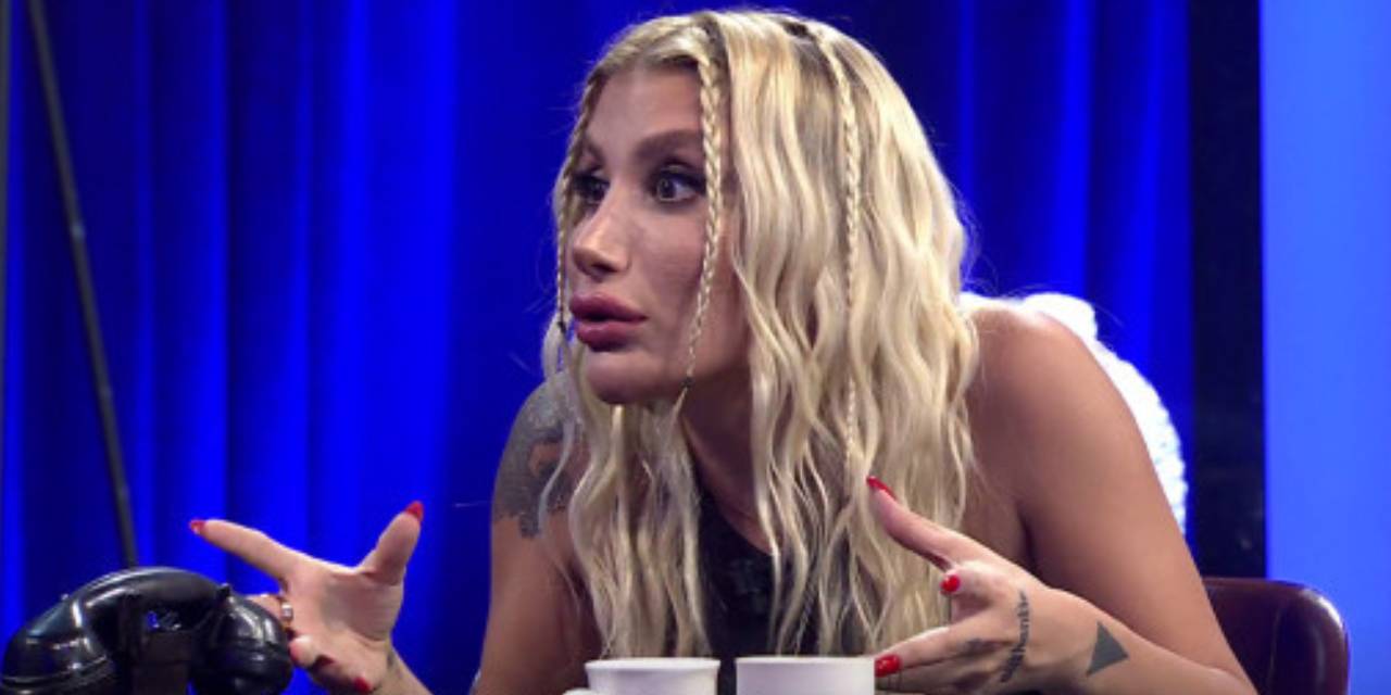 Şarkıcı İrem Derici hastalığını açıkladı