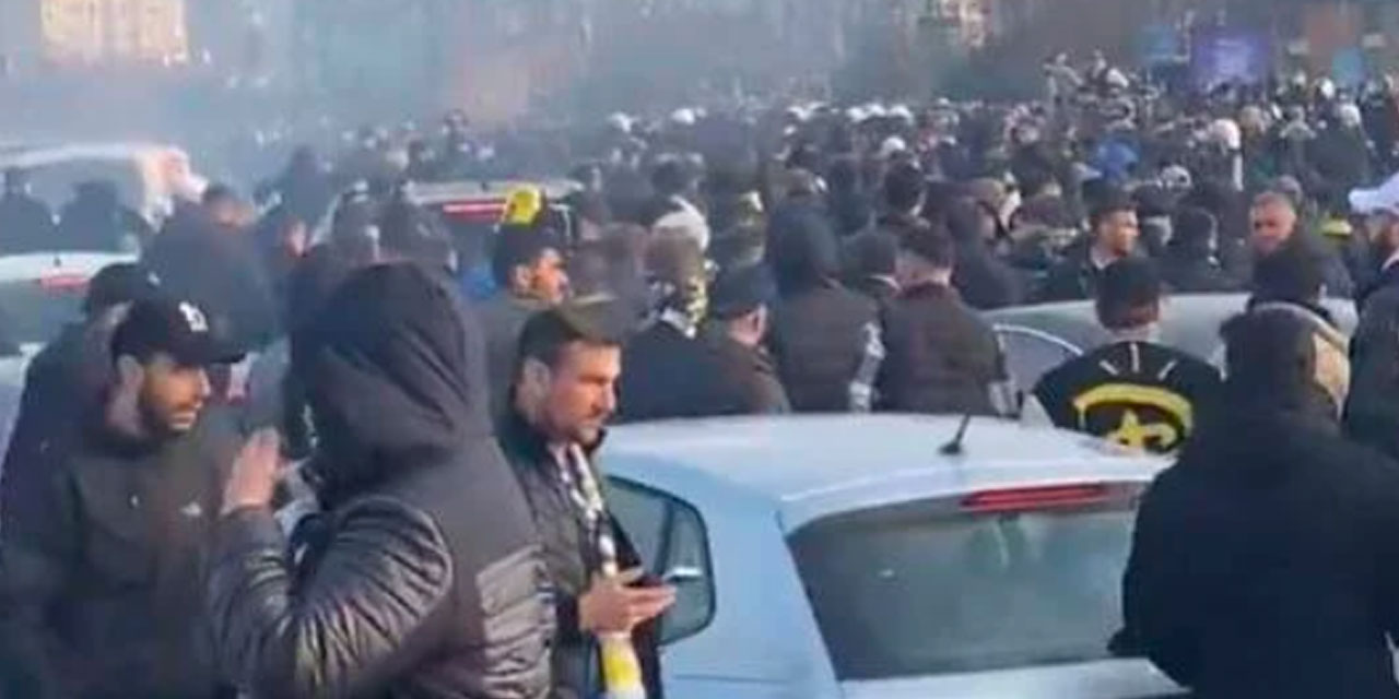 Kadıköy'de ortalık karıştı! Maç öncesi birbirlerine girdiler