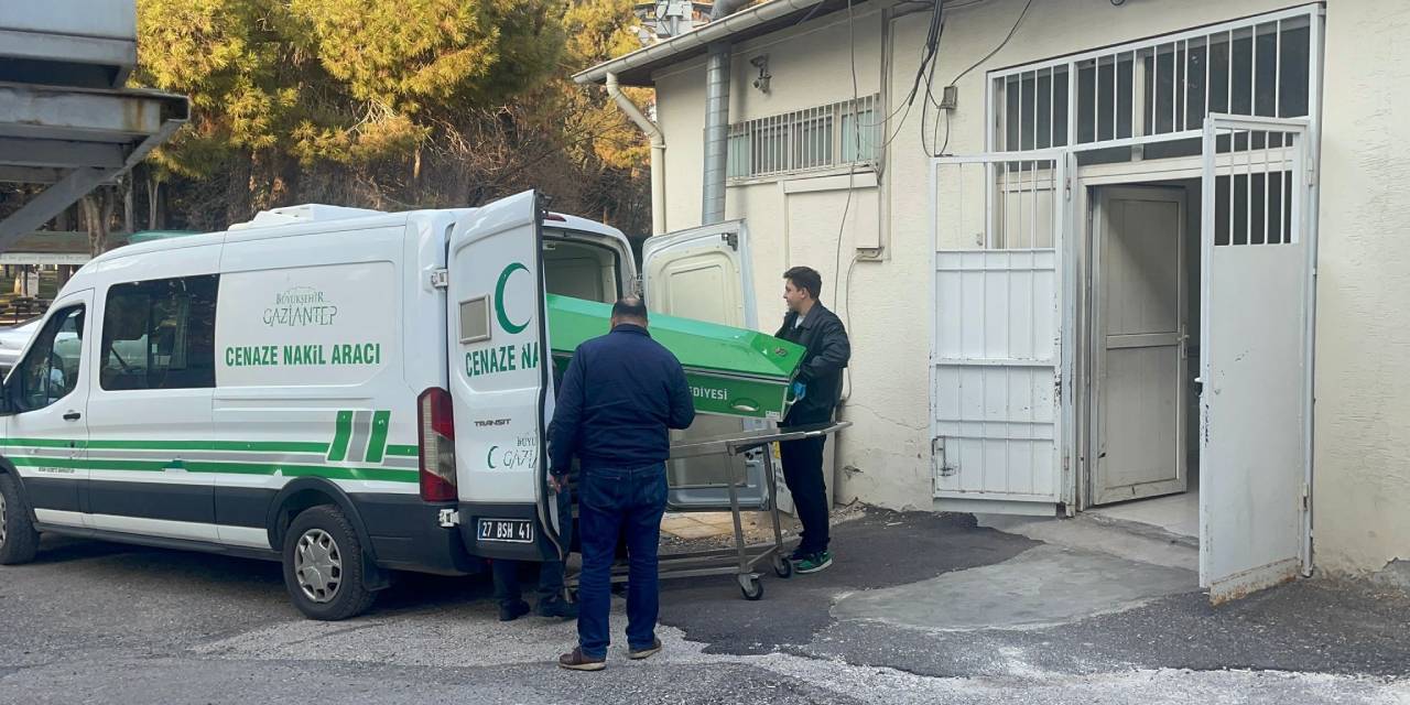 Kız kardeşlerini tabancayla vurdu: 1'i öldü, 1' yaralı