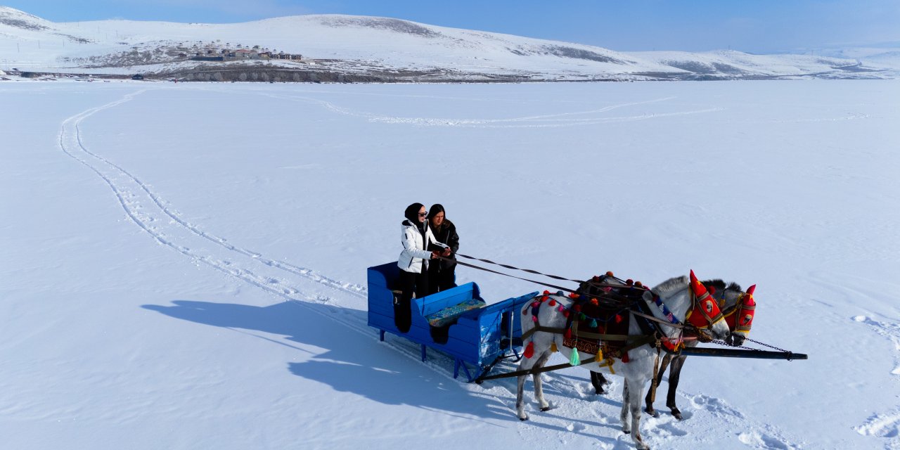 O kadar kar yağdı o kadar kar yağdı ki atlar göreve çağrıldı