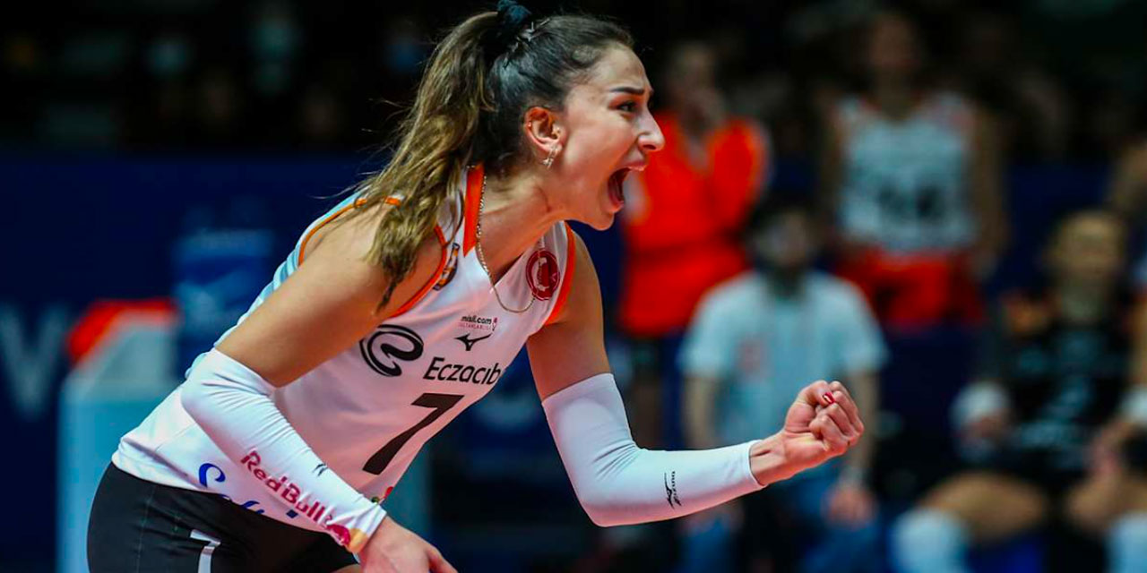 Ne yaptın Hande Baladın! Arina yere serildi