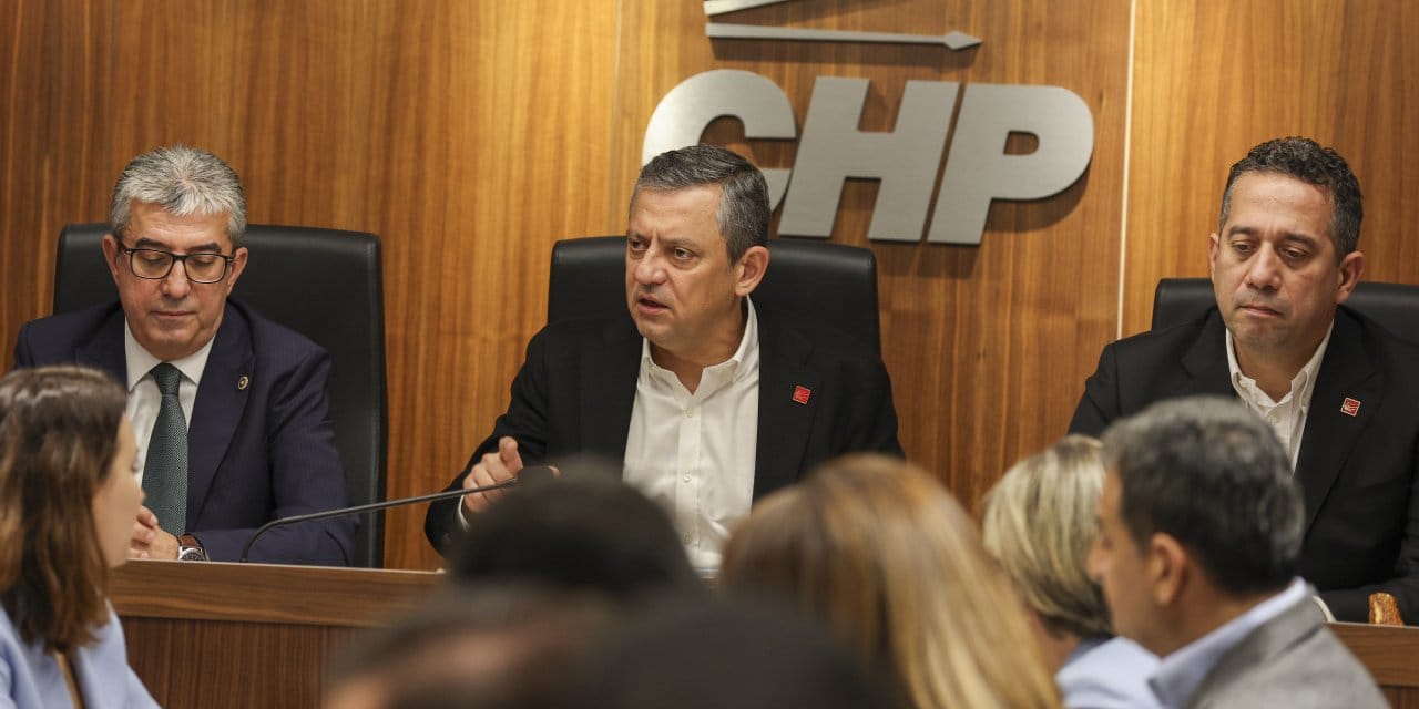 CHP MYK Özel Özgür liderliğinde toplandı