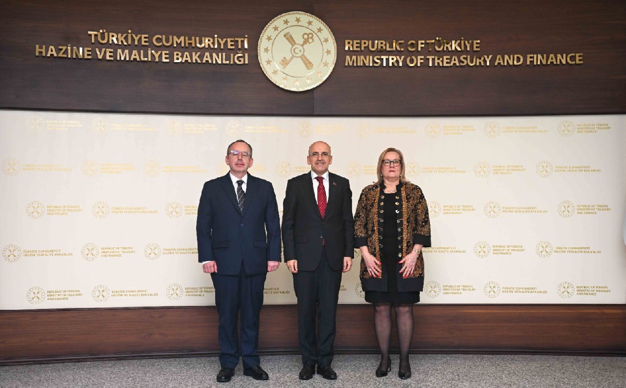 Bakan Şimşek duyurdu: O banka Türkiye'de faaliyetlerine başlıyor